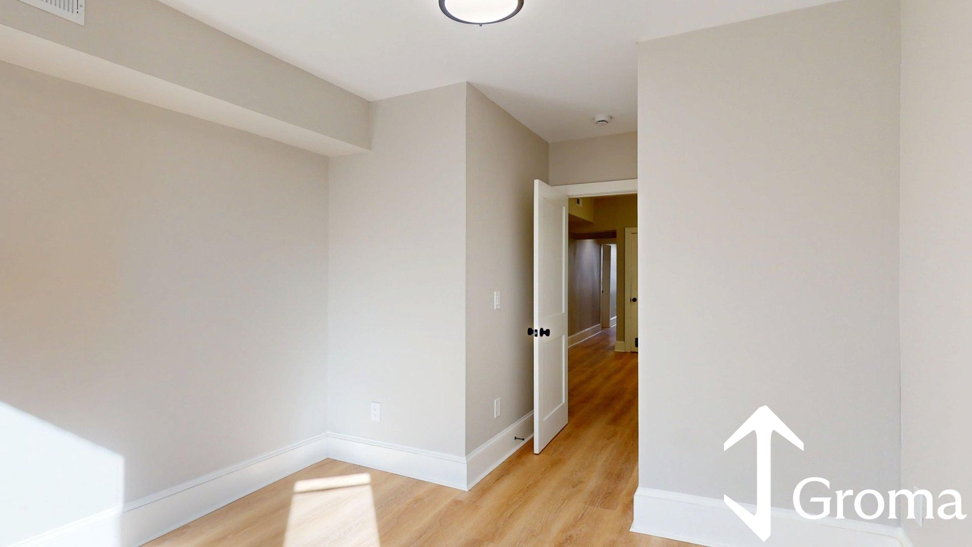 Photos of apartment on Chelsea St.,Boston MA 02128