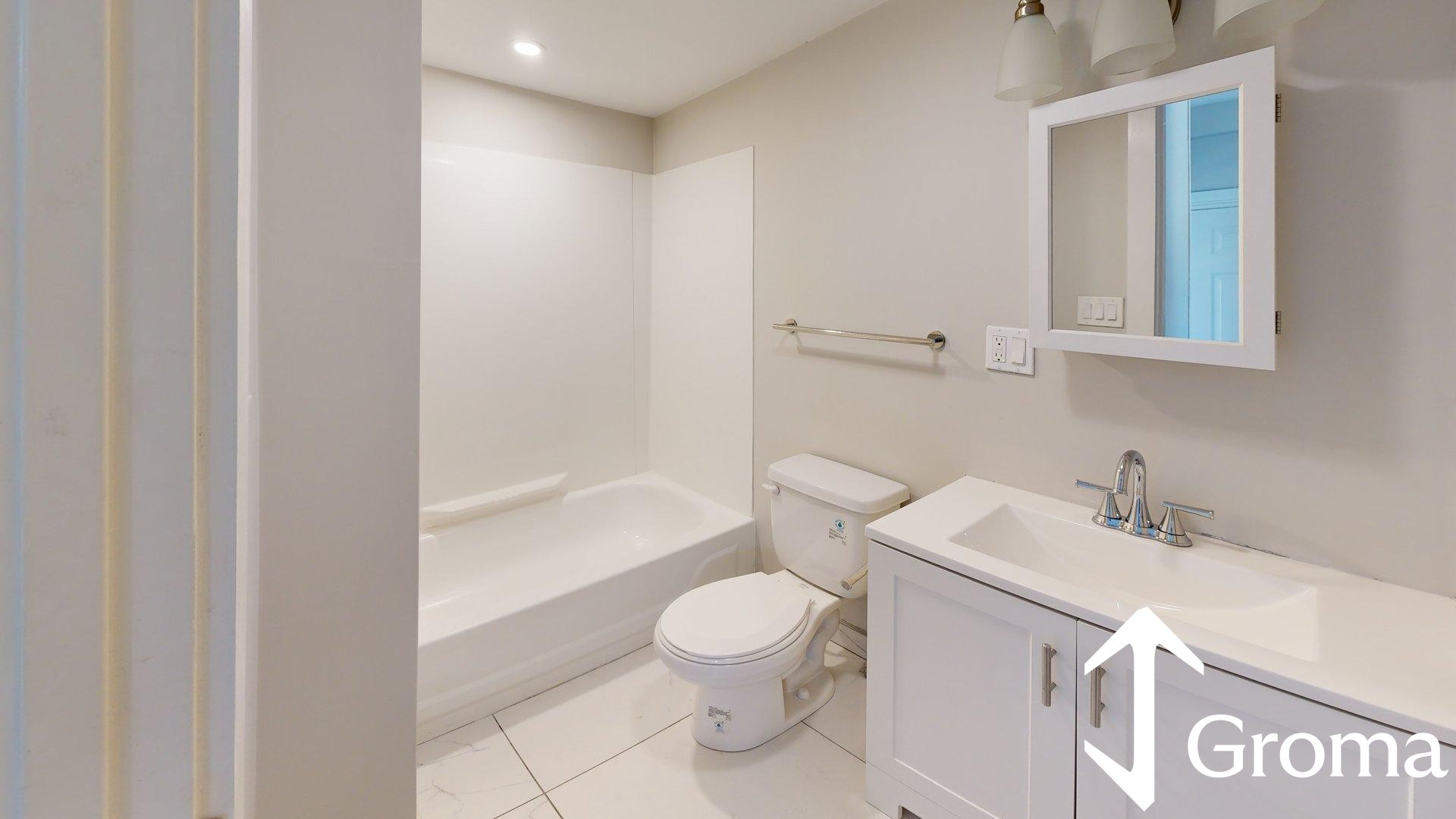 Photos of apartment on Chelsea St.,Boston MA 02128