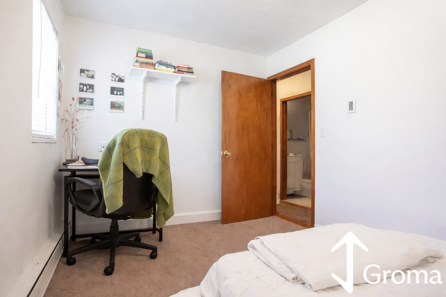 Photos of apartment on Centre St.,Boston MA 