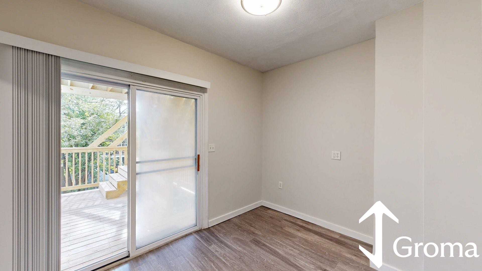 Photos of apartment on Chelsea St.,Boston MA 