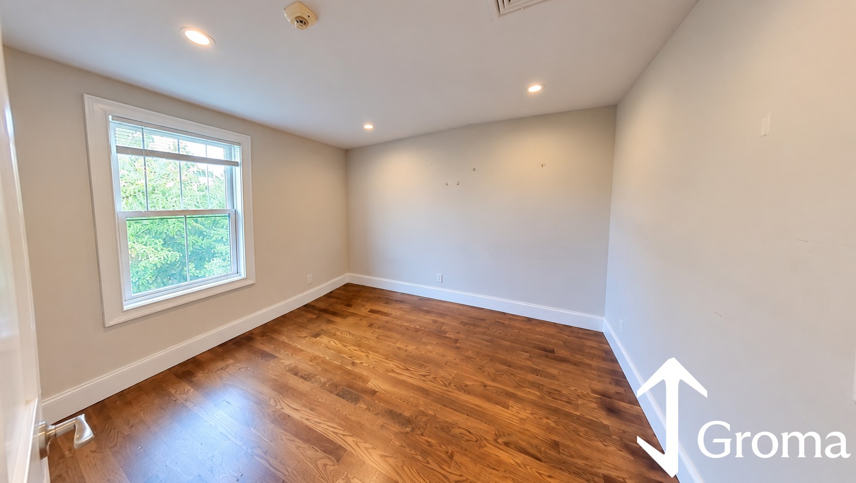 Photos of apartment on Juniper St.,Boston MA 02119