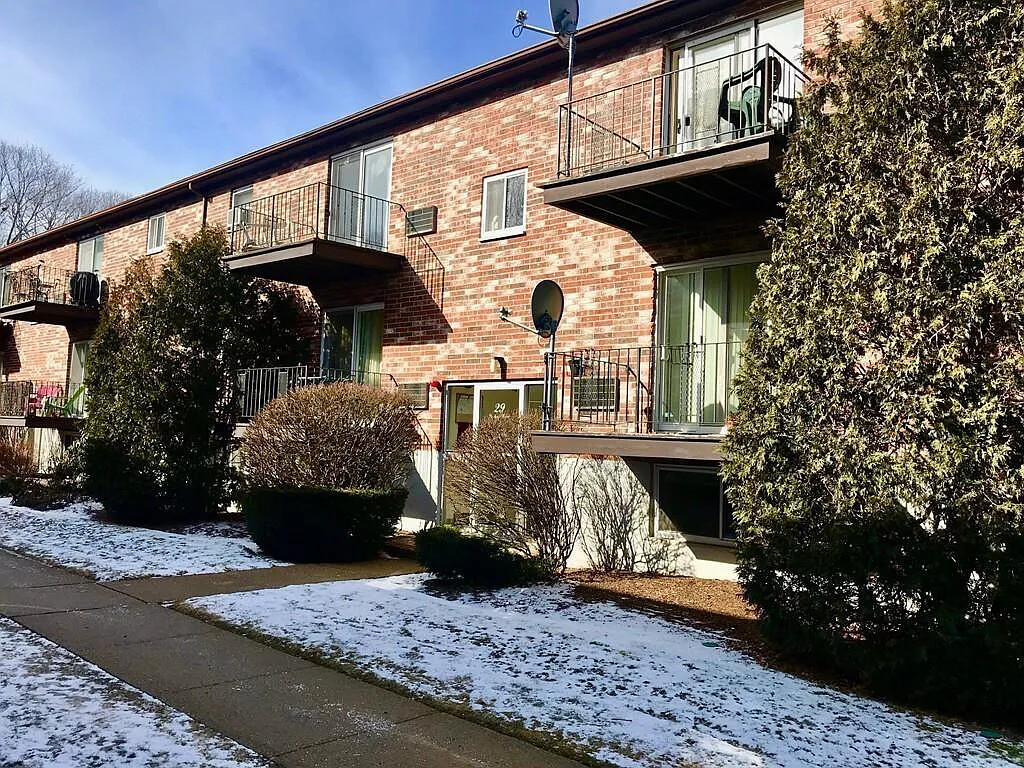 29 Westgate Rd, Chestnut Hill