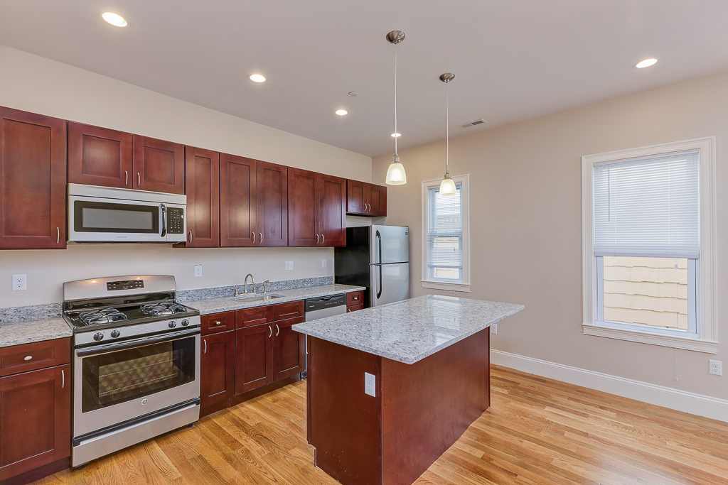 4 bed, 1 bath apartment for rent at 358 Meridian St Unit 1, East Boston