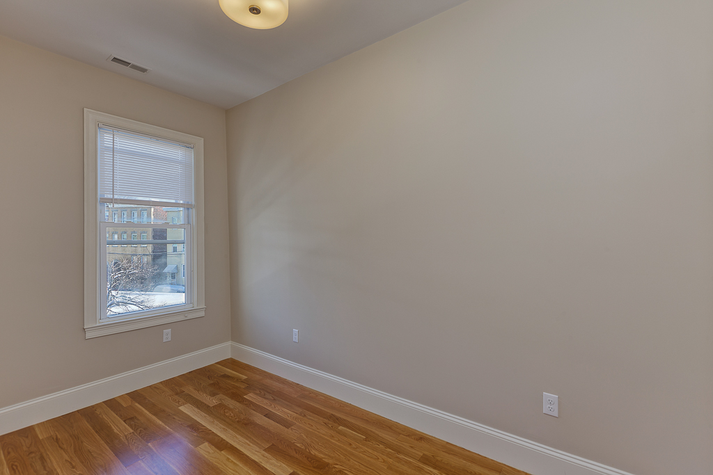 4 bed, 1 bath apartment for rent at 358 Meridian St Unit 1, East Boston — photo 8 of 14