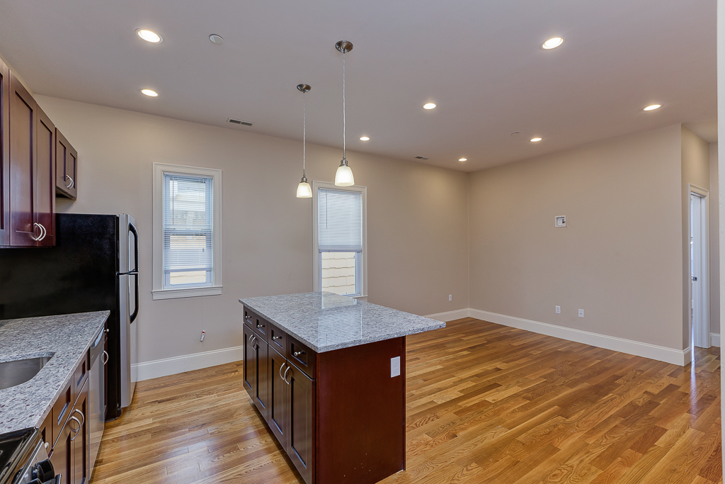 4 bed, 1 bath apartment for rent at 358 Meridian St Unit 1, East Boston — photo 3 of 14