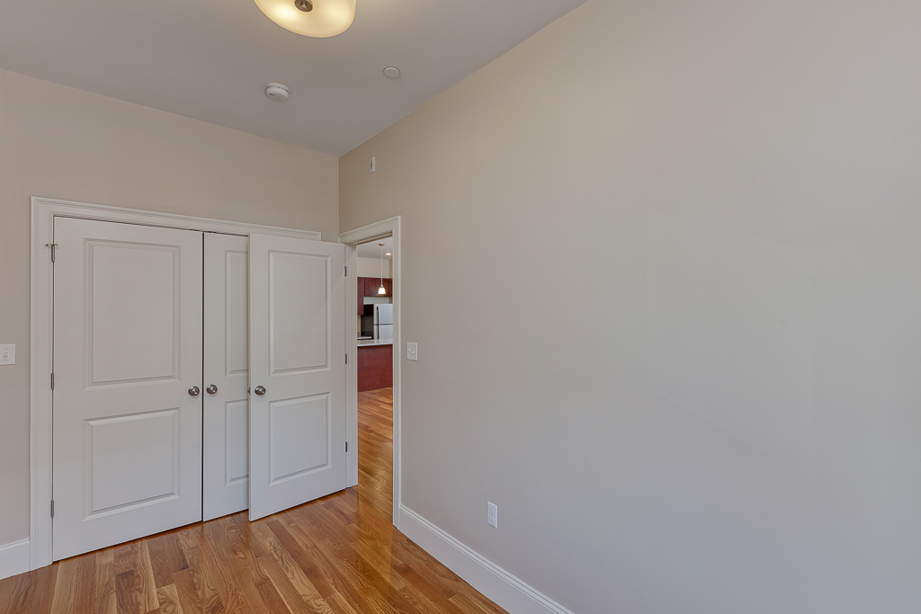 4 bed, 1 bath apartment for rent at 358 Meridian St Unit 1, East Boston — photo 12 of 14