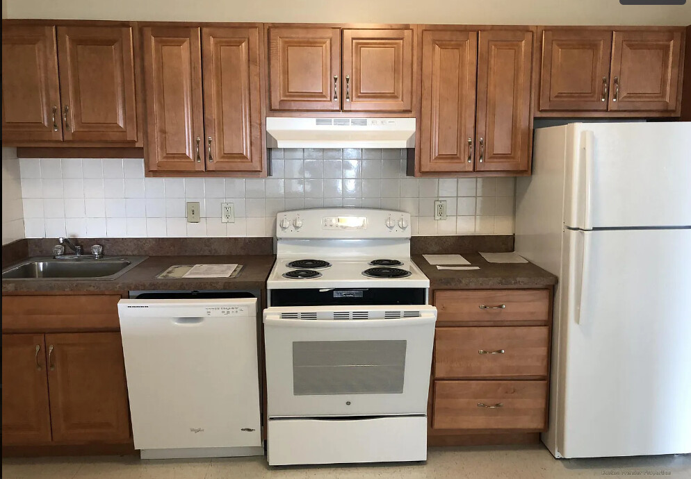 182 Quincy Ave, Quincy