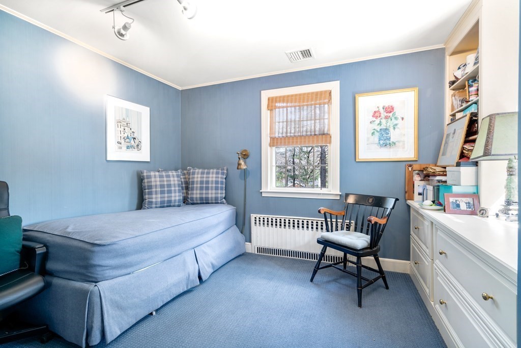 124 Rangeley Rd, Chestnut Hill