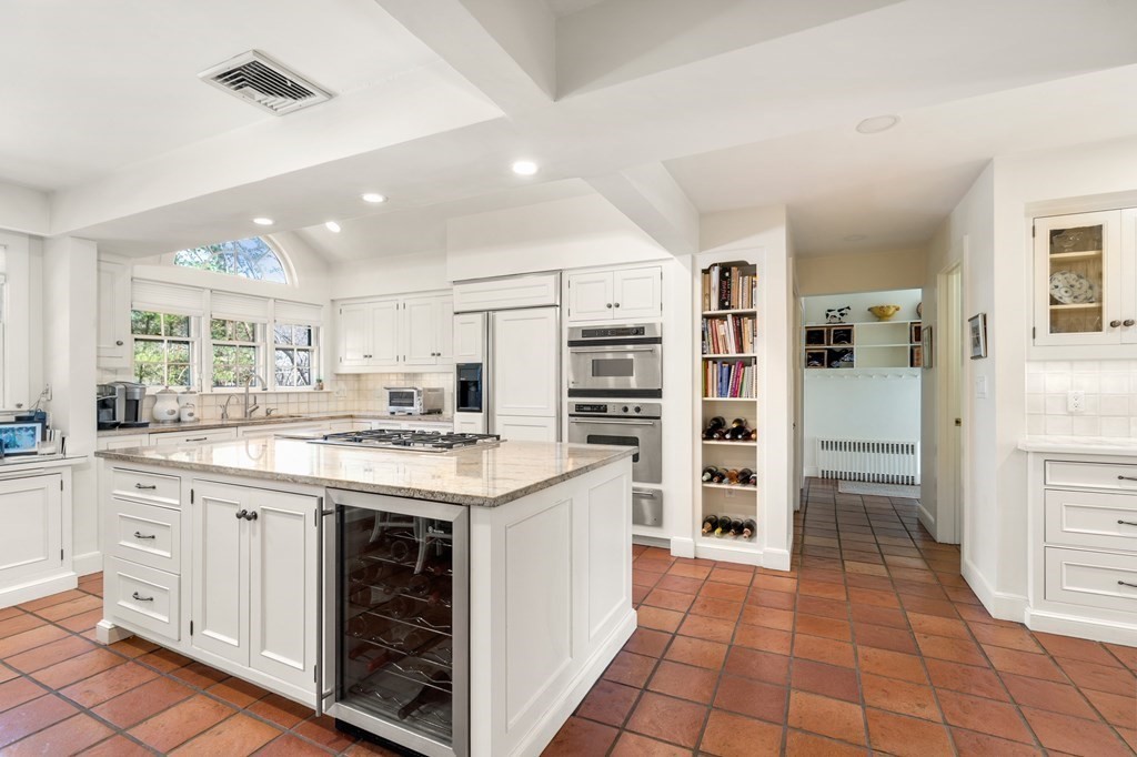 124 Rangeley Rd, Chestnut Hill