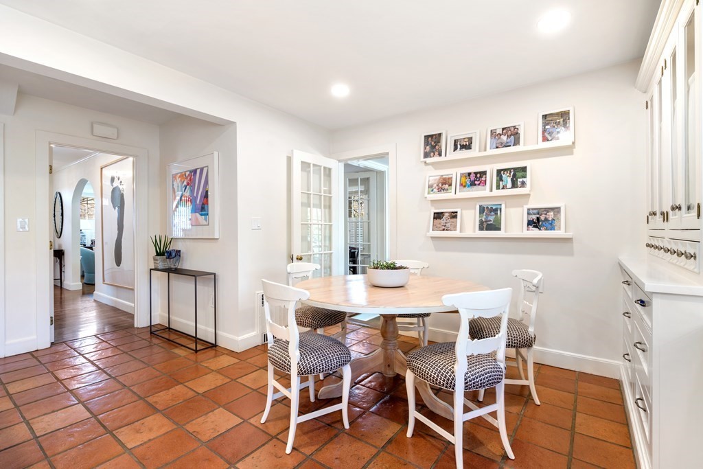 124 Rangeley Rd, Chestnut Hill