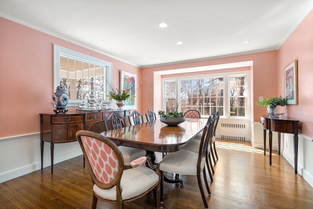 124 Rangeley Rd, Chestnut Hill