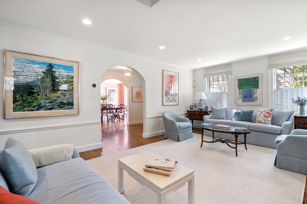 124 Rangeley Rd, Chestnut Hill