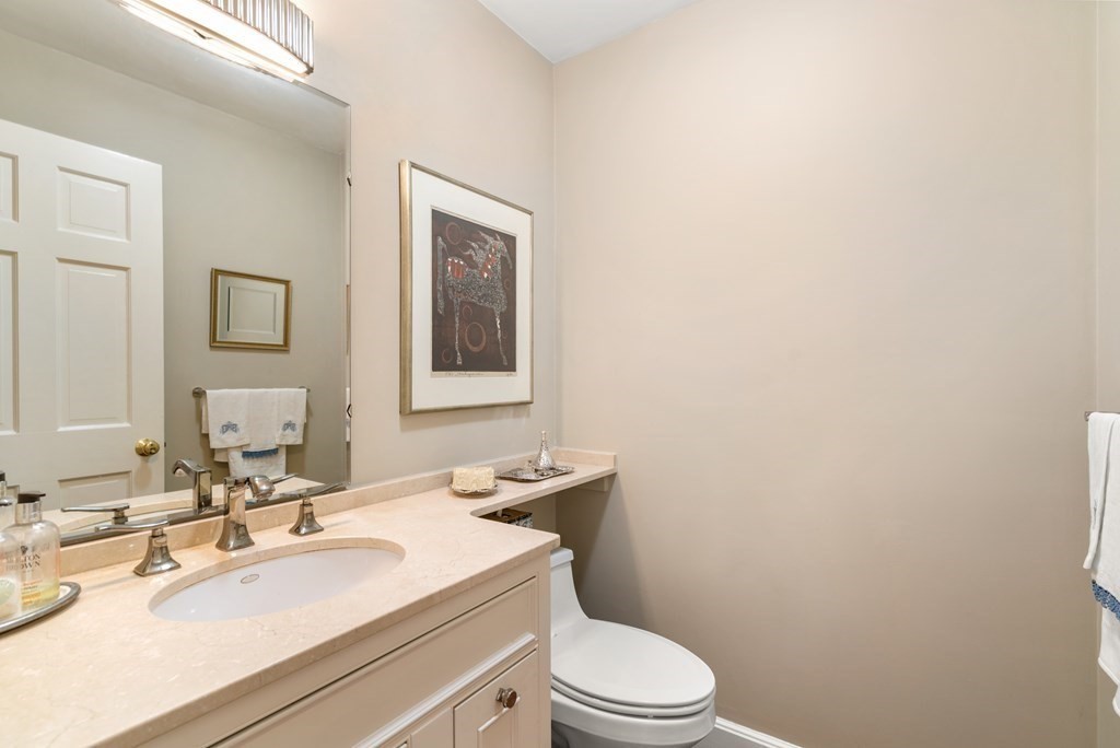 124 Rangeley Rd, Chestnut Hill