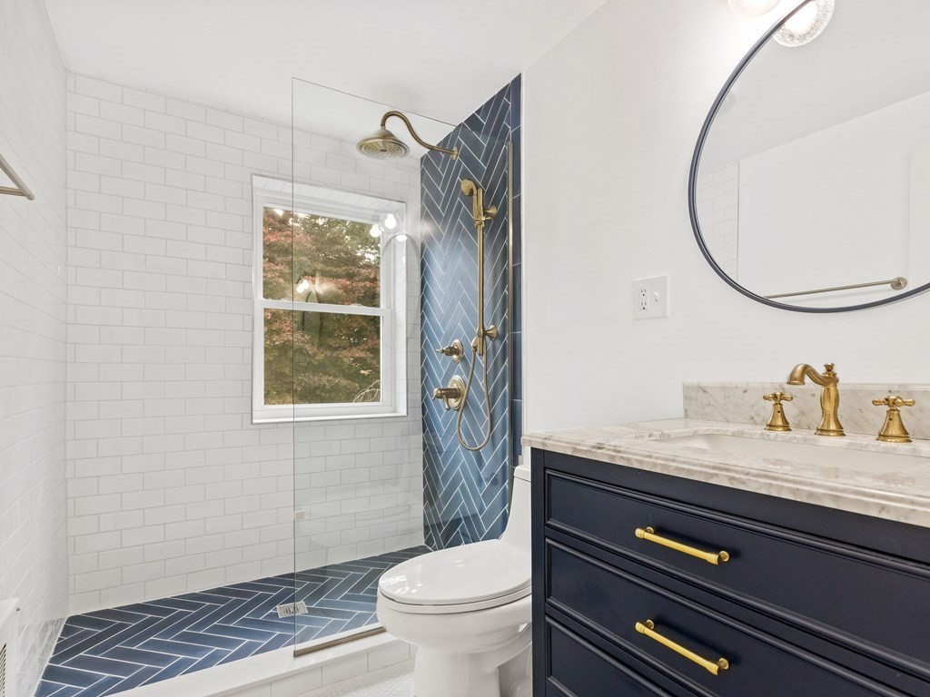 82 Beacon St, Chestnut Hill