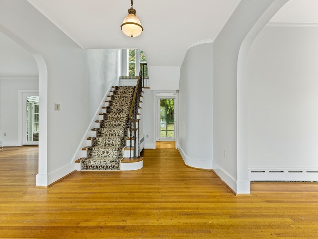 82 Beacon St, Chestnut Hill