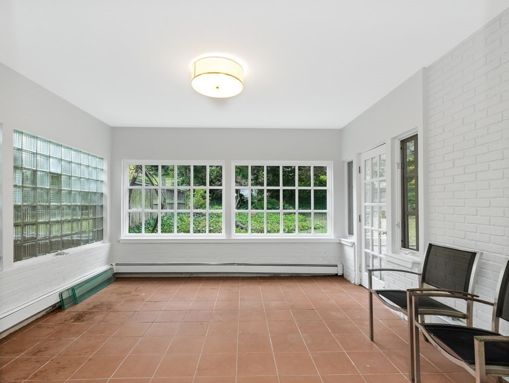 82 Beacon St, Chestnut Hill