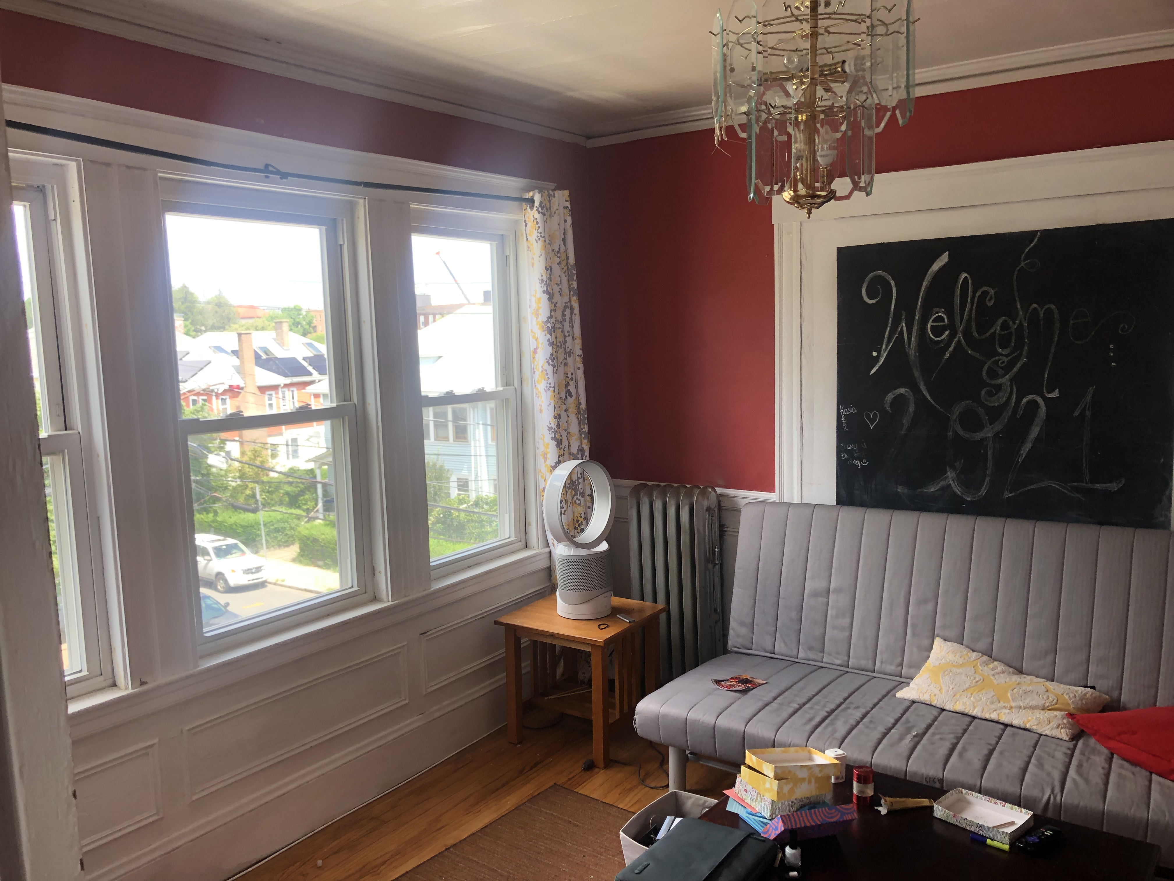 4 bed, 1 bath apartment for rent at 28 Claymoss Rd Unit 3, Brighton — photo 2 of 14