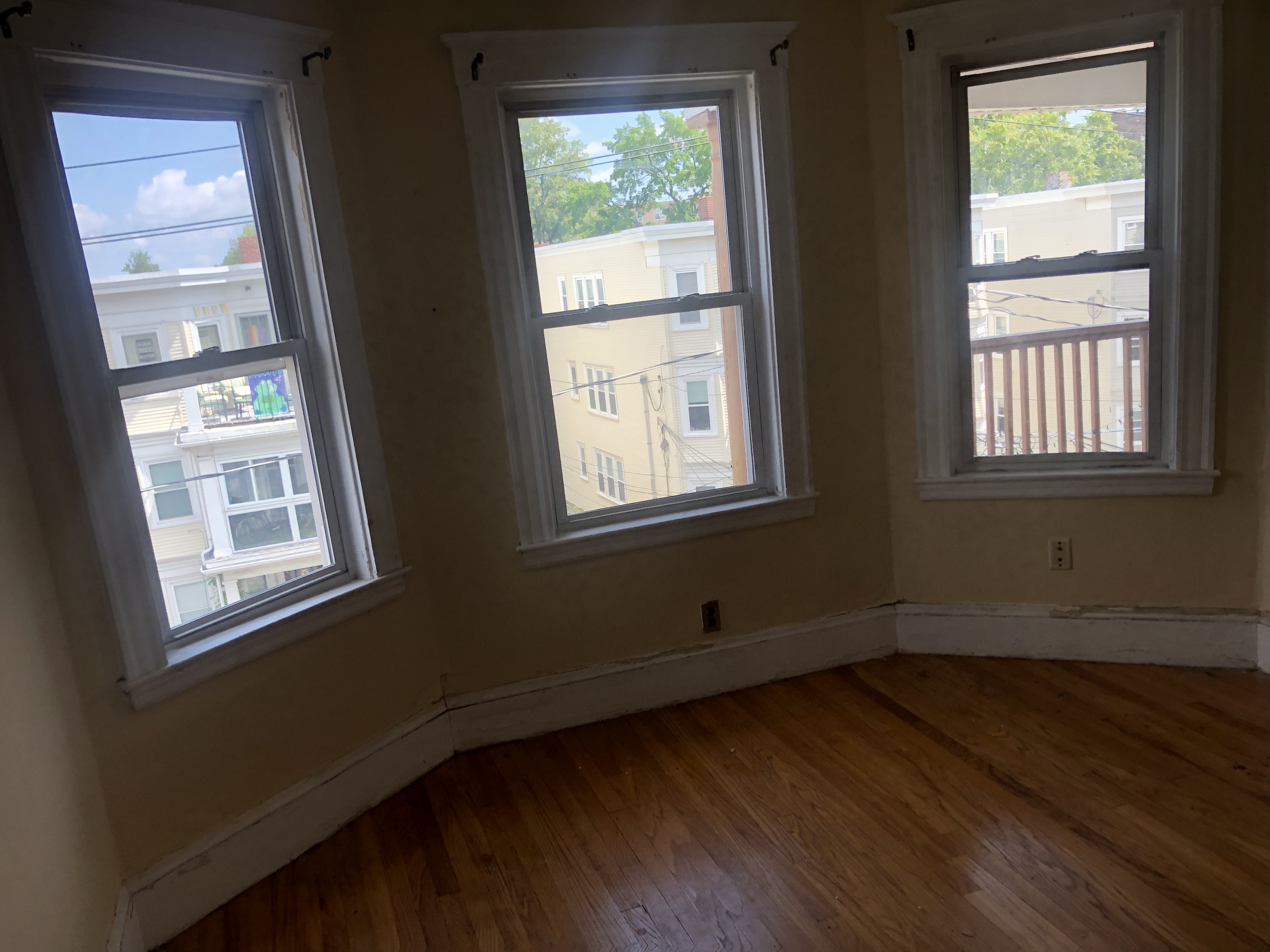 4 bed, 1 bath apartment for rent at 28 Claymoss Rd Unit 3, Brighton — photo 11 of 14