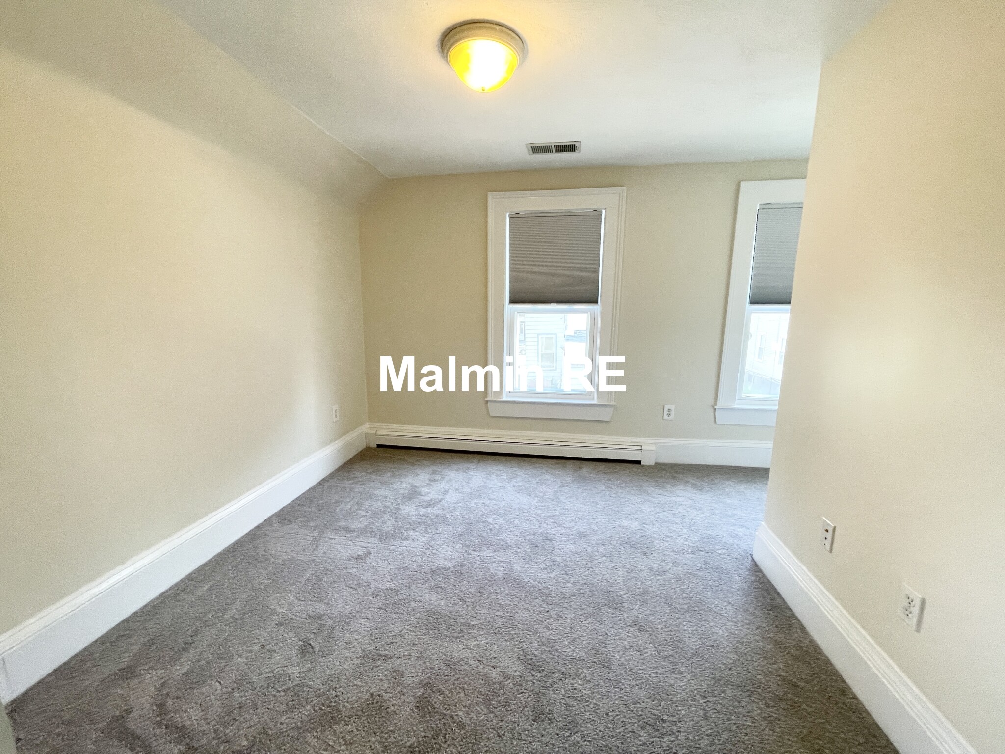 4 Dean Way, South Boston