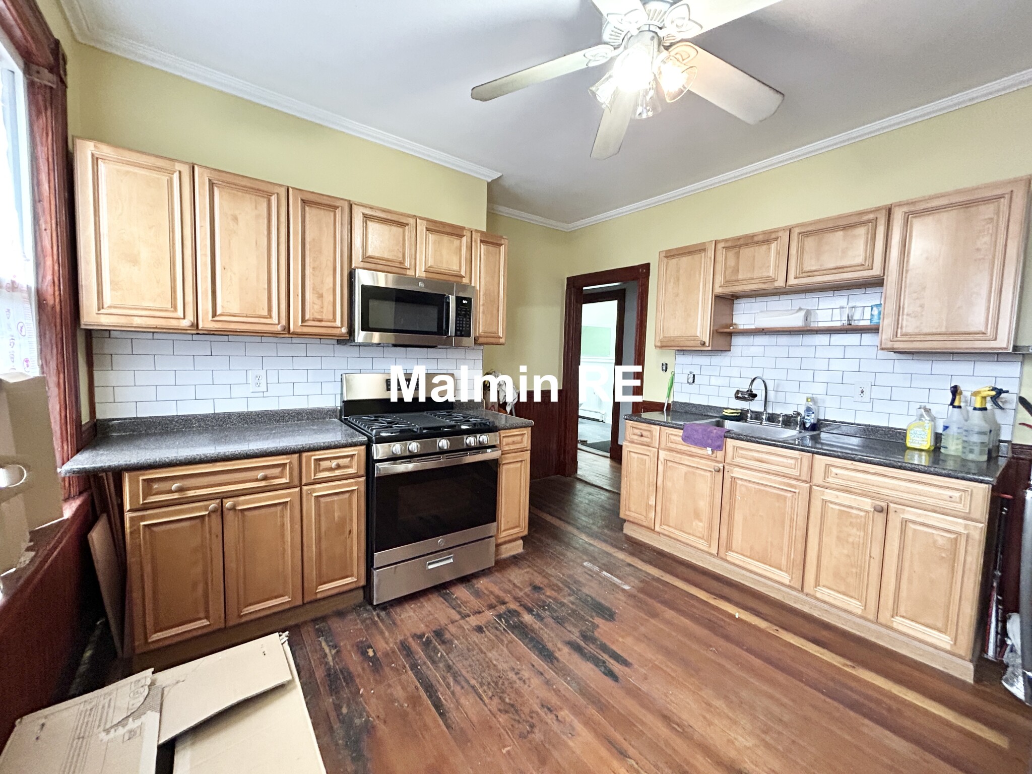 22 Wakalluh St, Roxbury