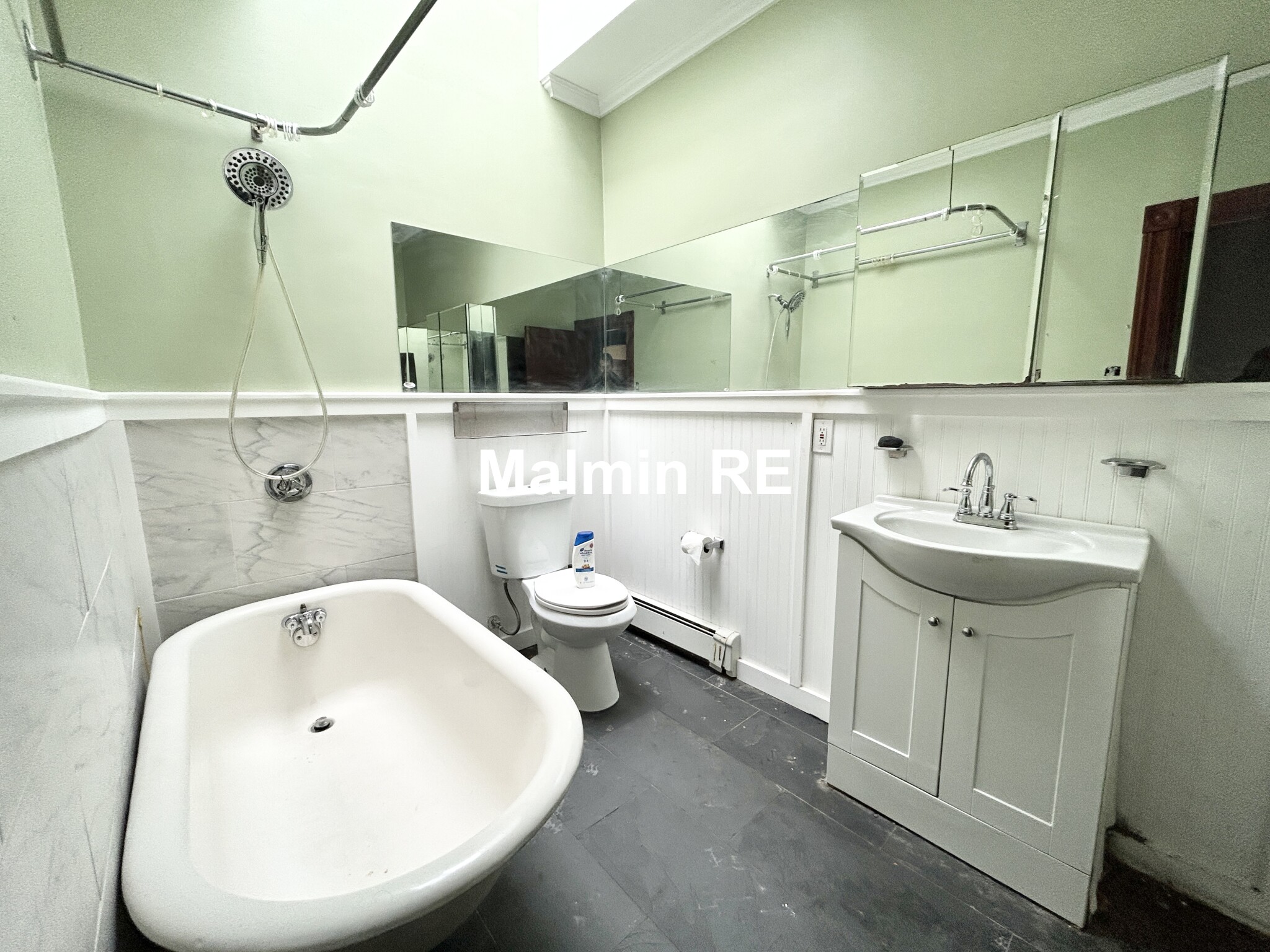 22 Wakalluh St, Roxbury