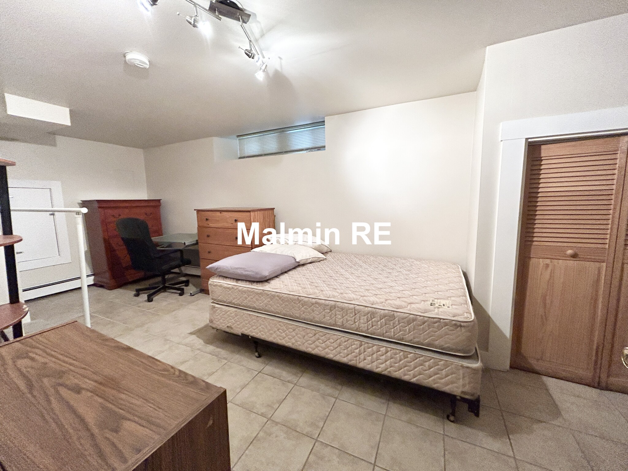 75 Hillside St, Mission Hill