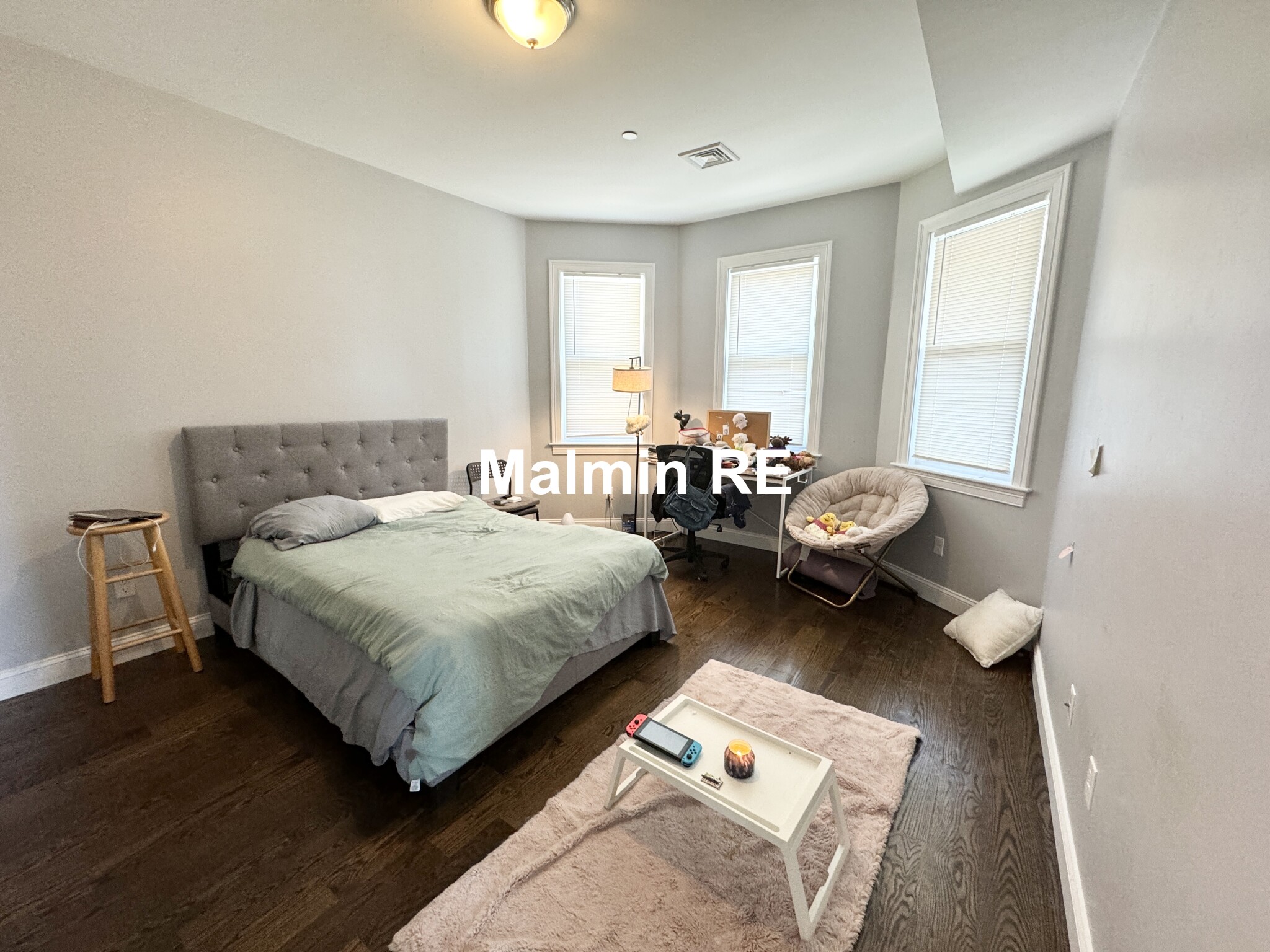 17 Harvard Ter, Allston