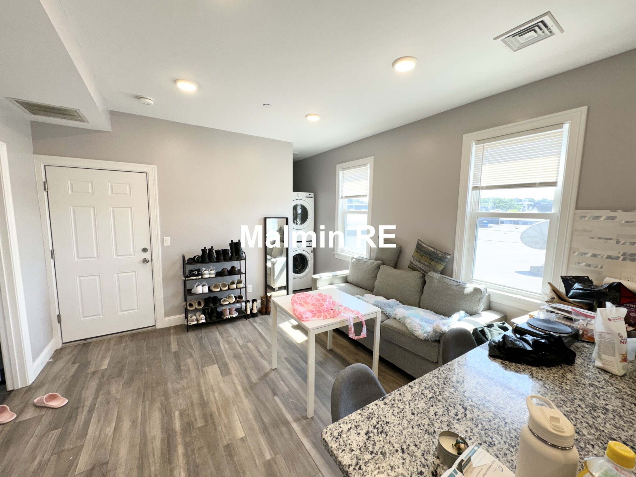 17 Harvard Ter, Allston