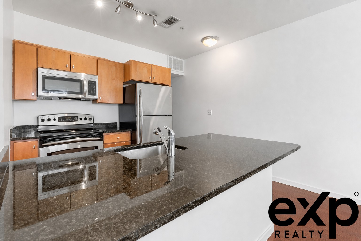 Photos of apartment on Repton Cir.,Watertown MA 02472