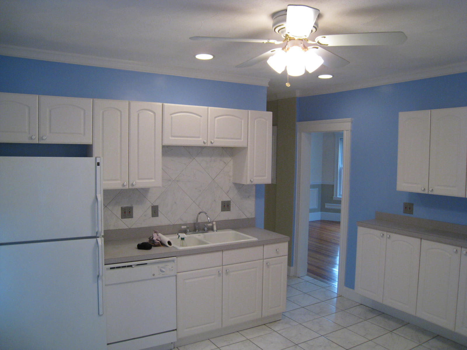 3 bed, 1 bath apartment for rent at 18 Bigelow Unit 0, Brighton — photo 1 of 11