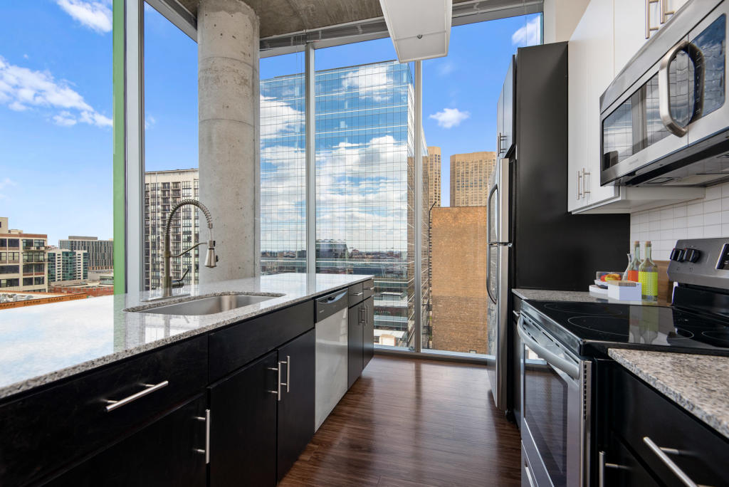 601 West Jackson Blvd. - 2,352USD / month