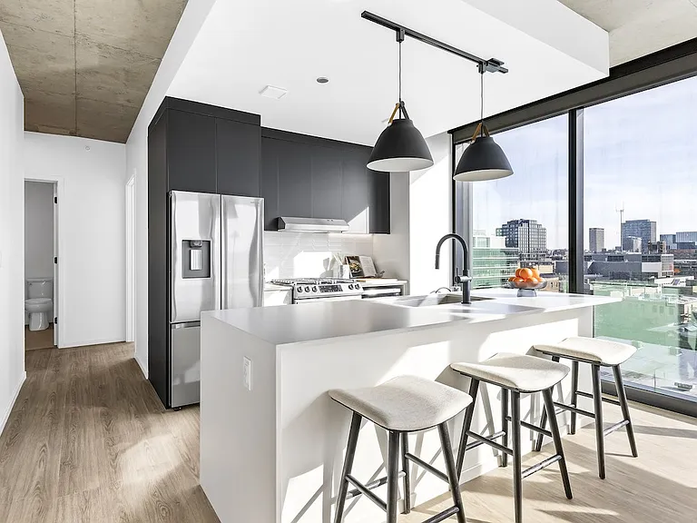 225 North Elizabeth St. - 2,785USD / month