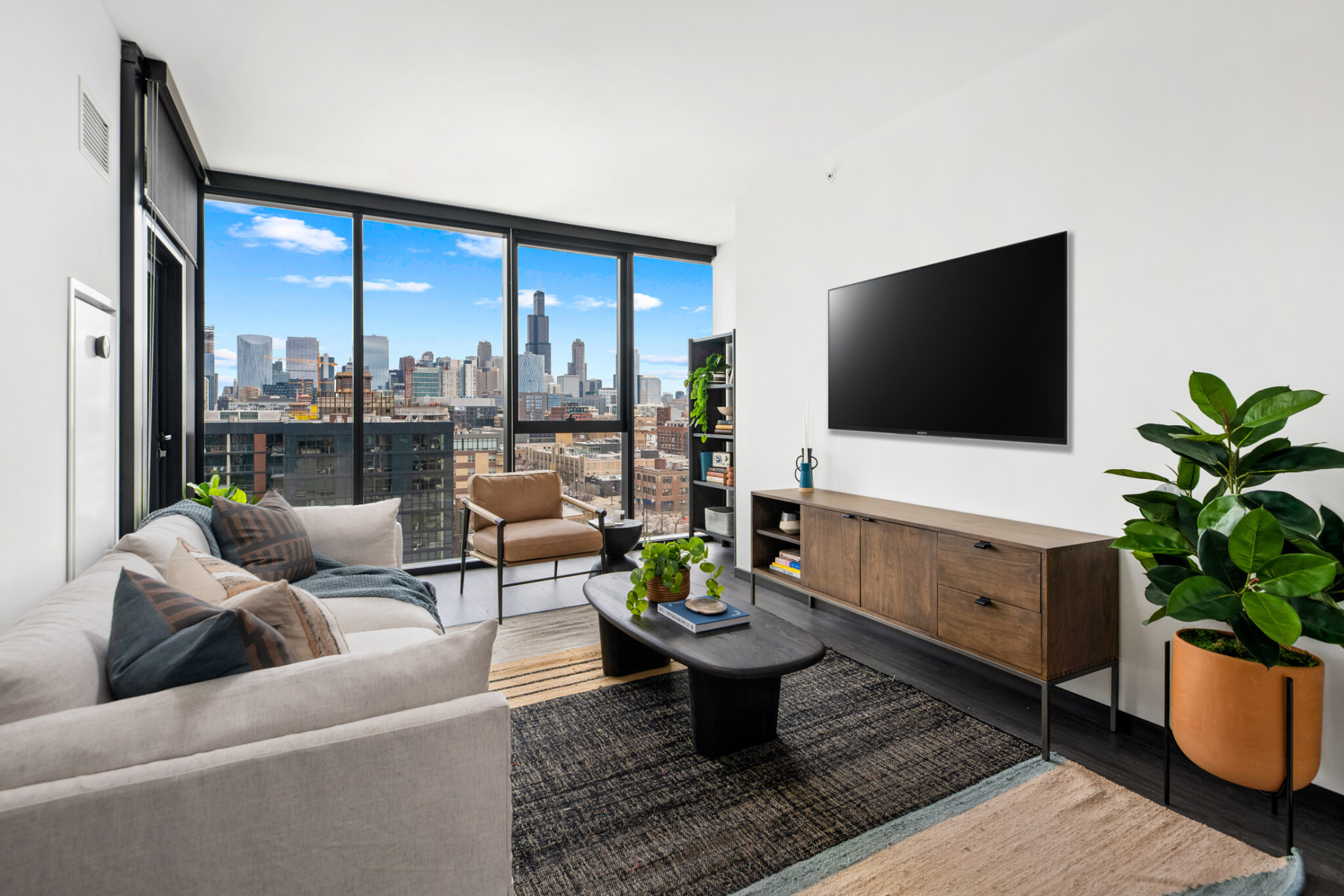 1400 West Randolph St. - 2,356USD / month