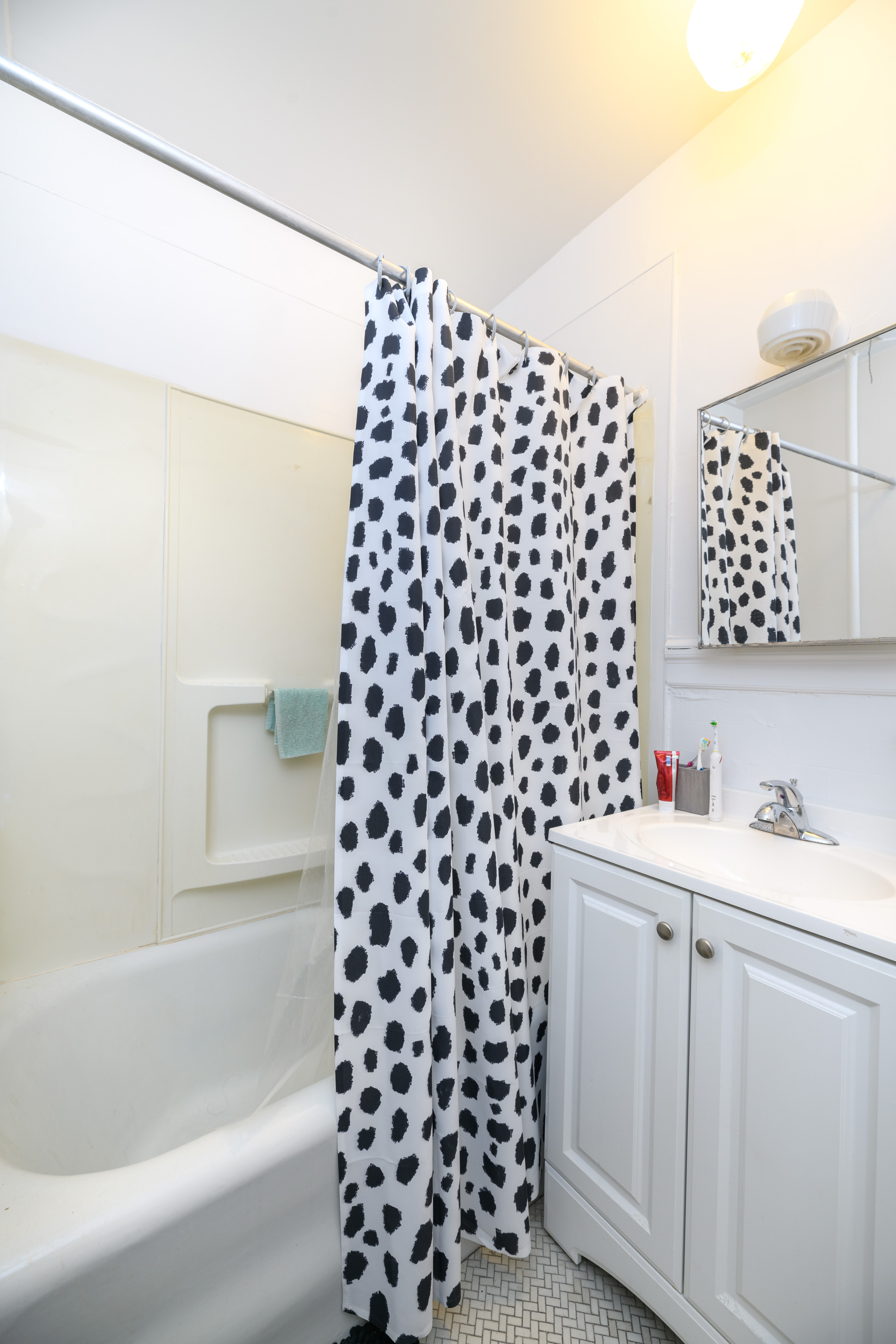 1 bed, 1 bath apartment for rent at 2 Pleasant Ave Unit 2, Ball Square — photo 5 of 10