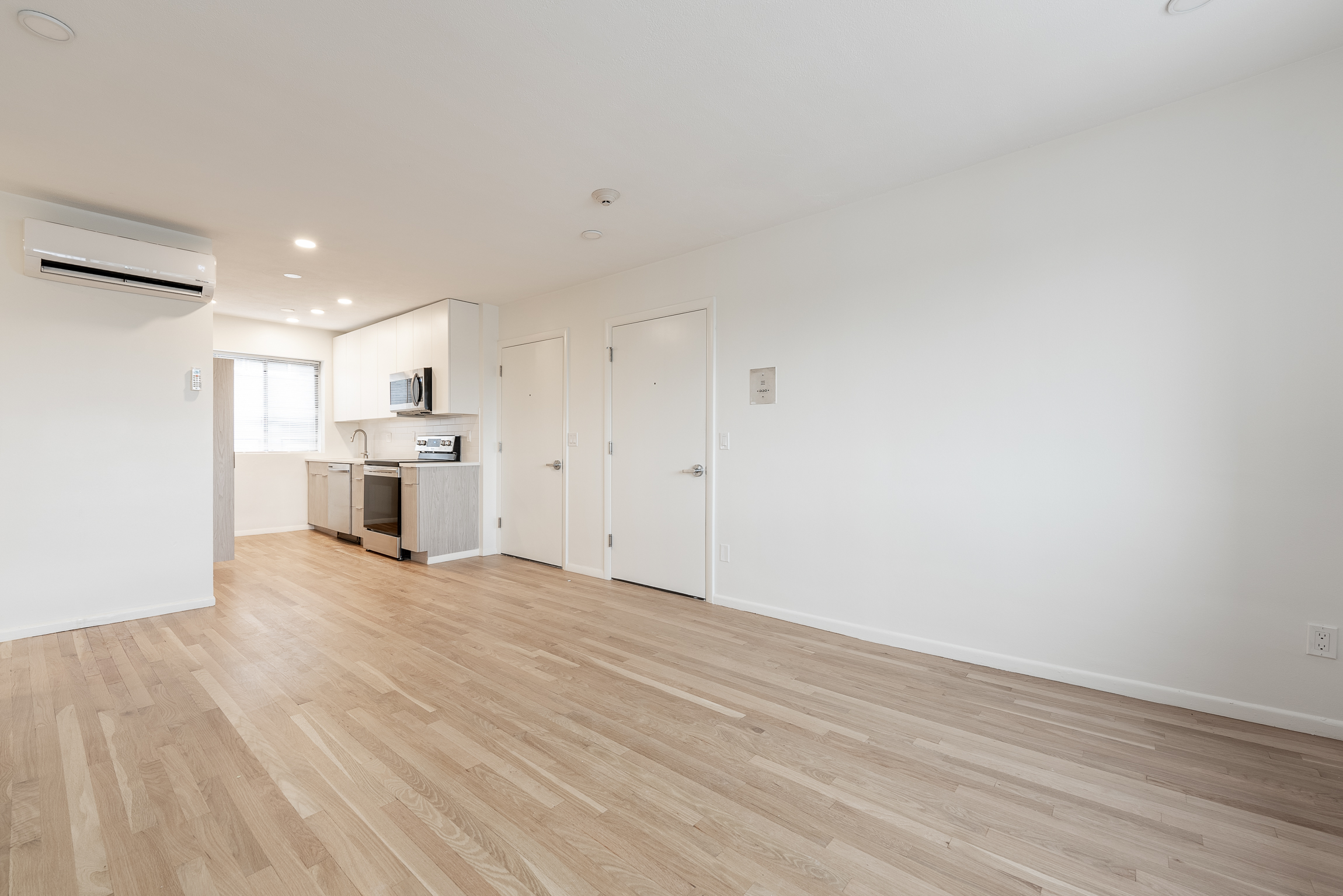 198 Hillside St, Mission Hill