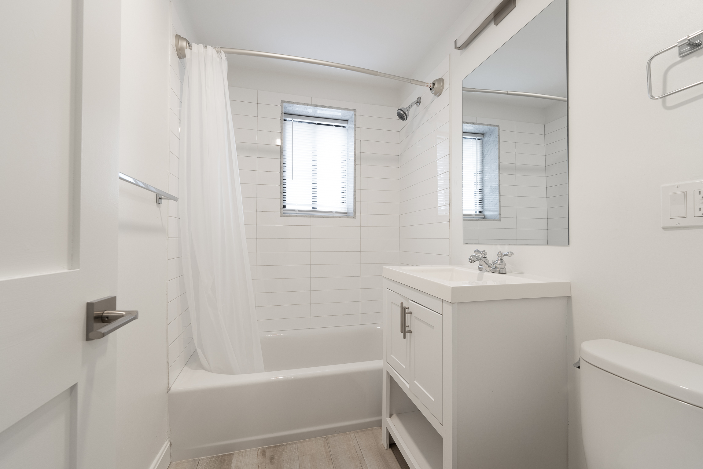 198 Hillside St, Mission Hill