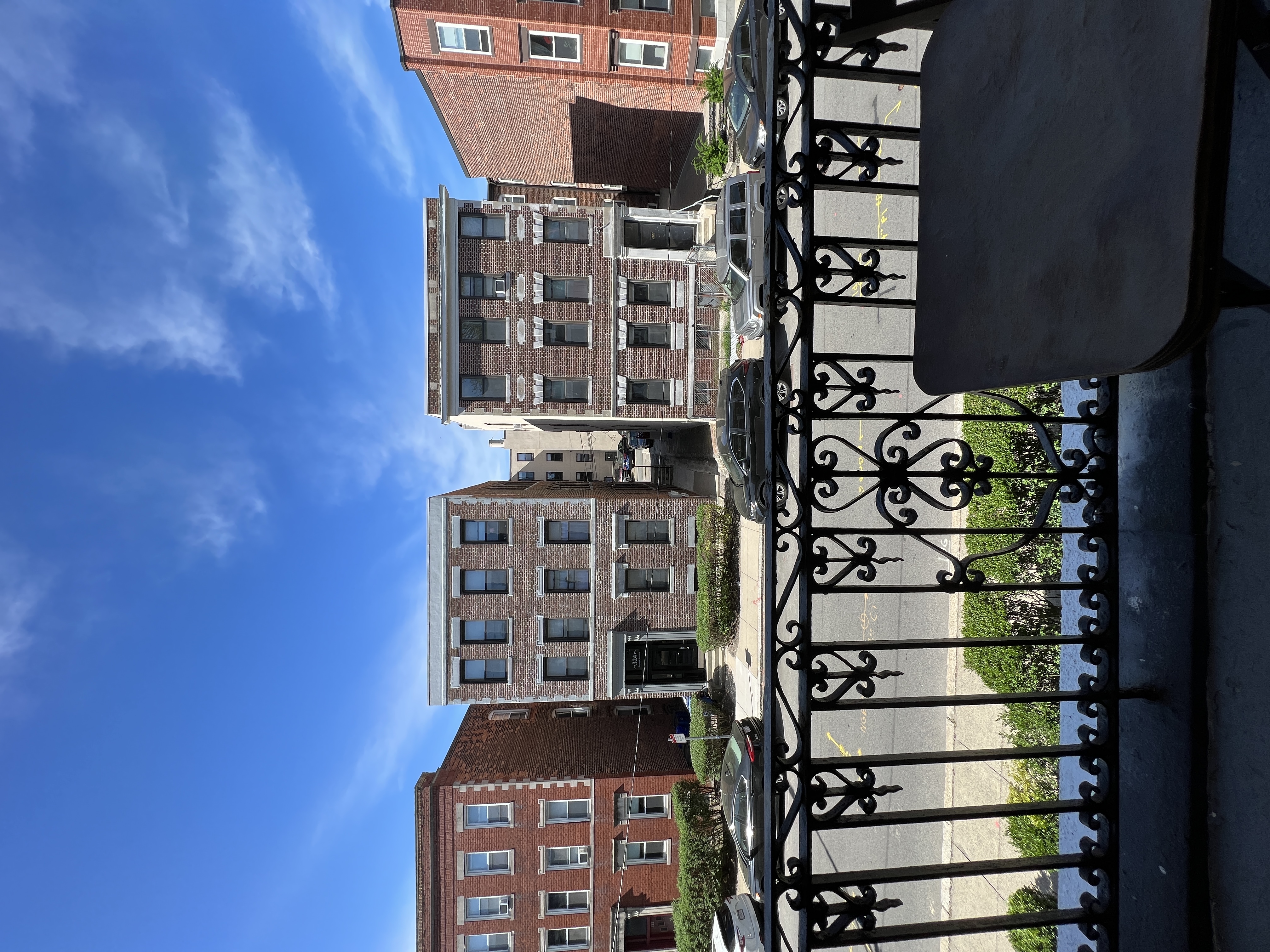 325 Summit Ave, Brighton