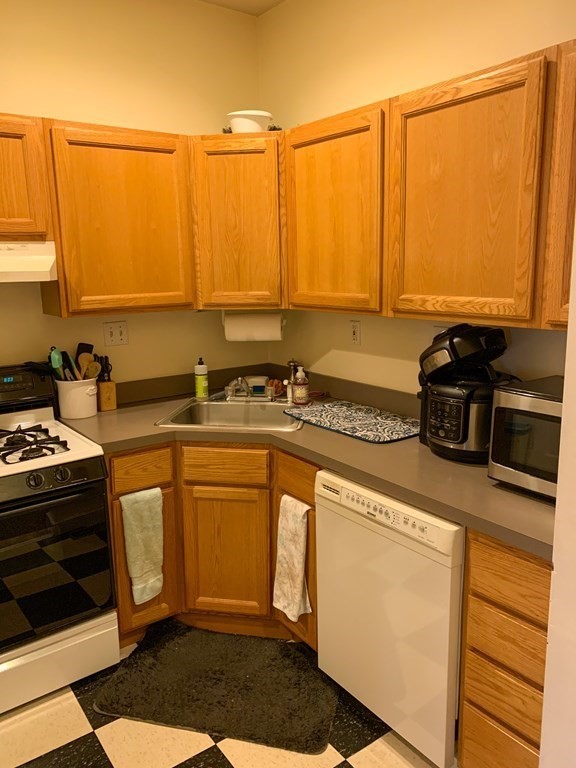 815 4th St, South Boston