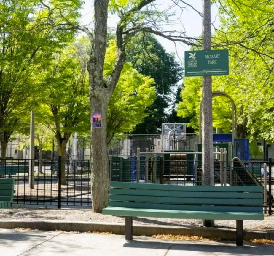 33 Gay Head St, Jamaica Plain