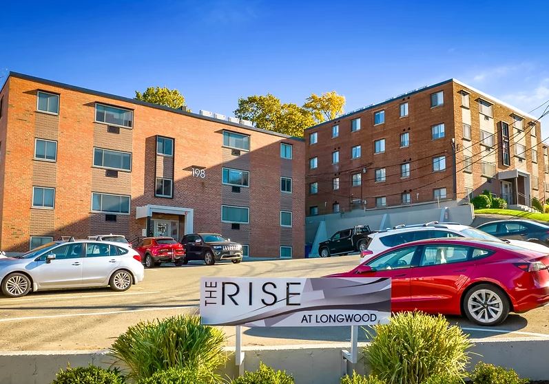 198 Hillside St, Mission Hill