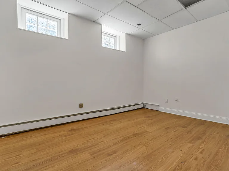 Photos of apartment on Aberdeen St.,Boston MA 02215