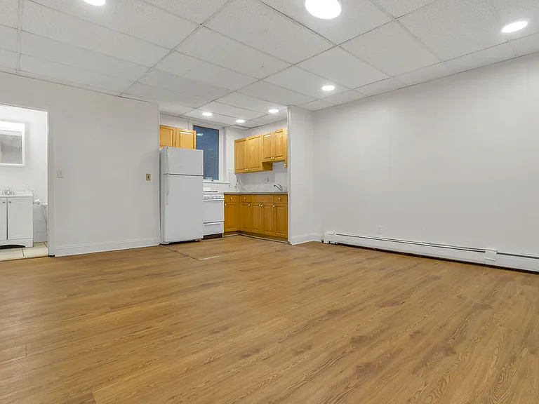 Photos of apartment on Aberdeen St.,Boston MA 02215