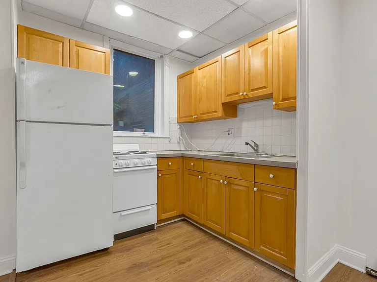 Photos of apartment on Aberdeen St.,Boston MA 02215