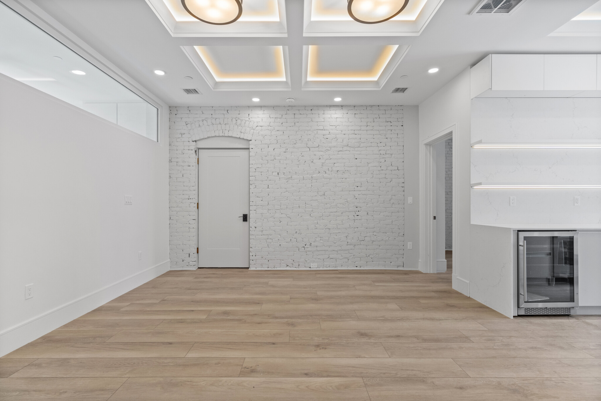 1578 Beacon St, Washington Square