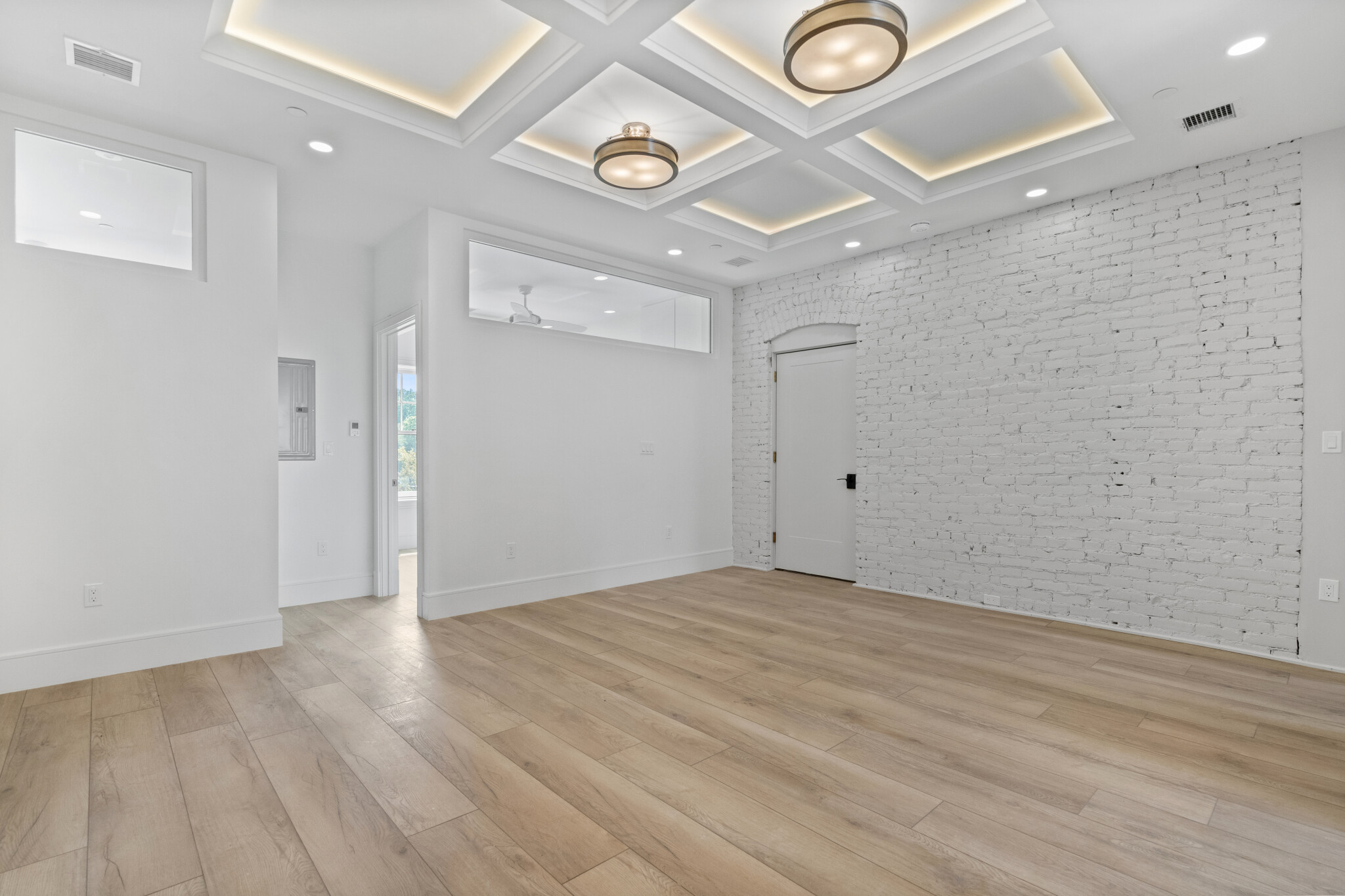 1578 Beacon St, Washington Square