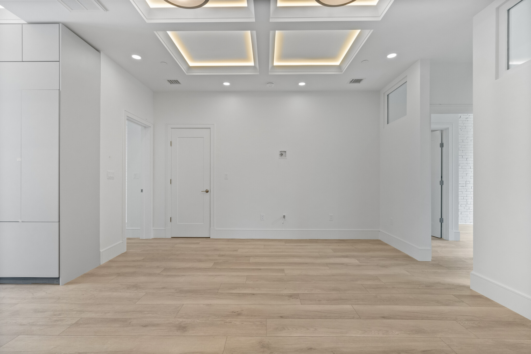 1578 Beacon St, Washington Square