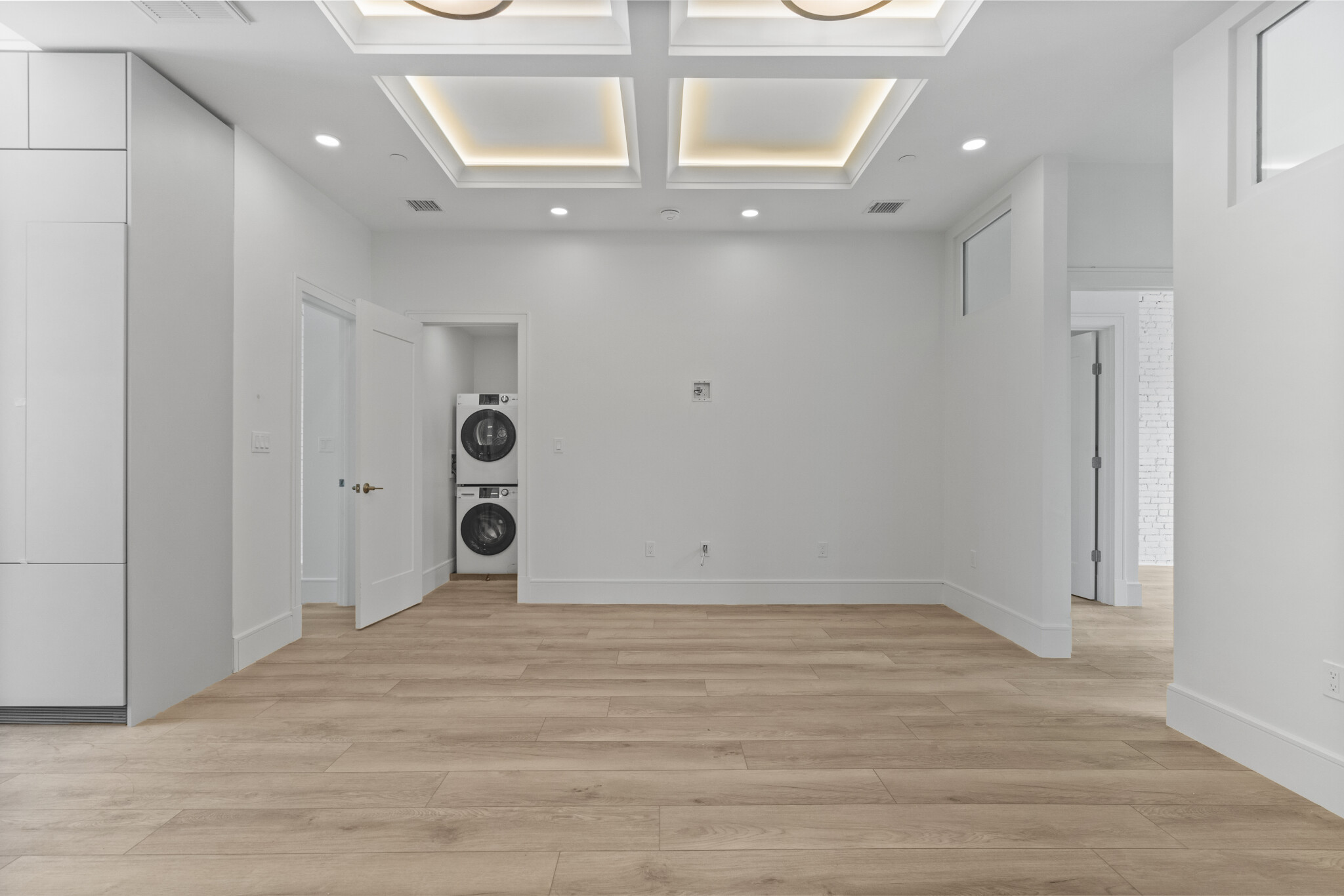 1578 Beacon St, Washington Square