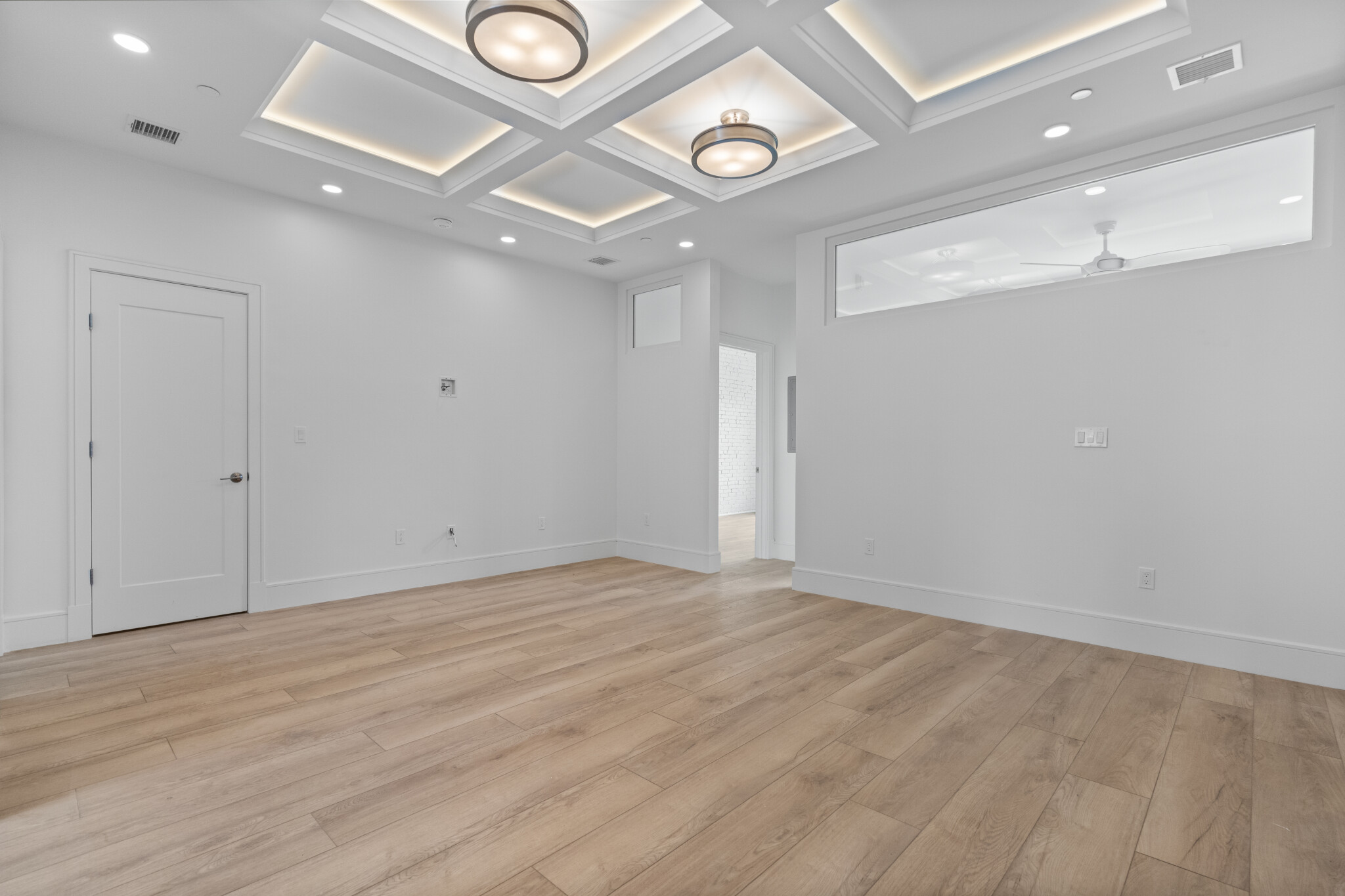 1578 Beacon St, Washington Square