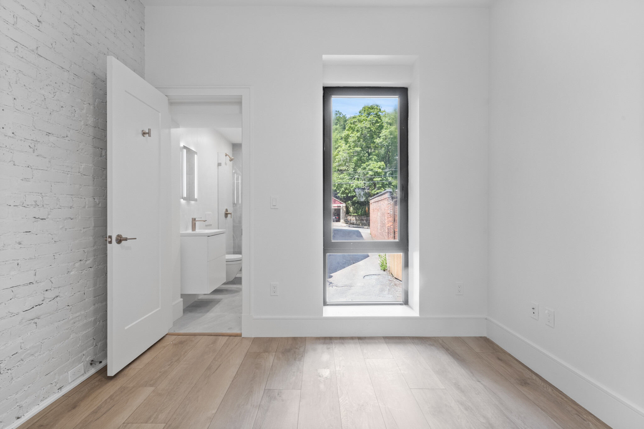 1580 Beacon St, Brighton