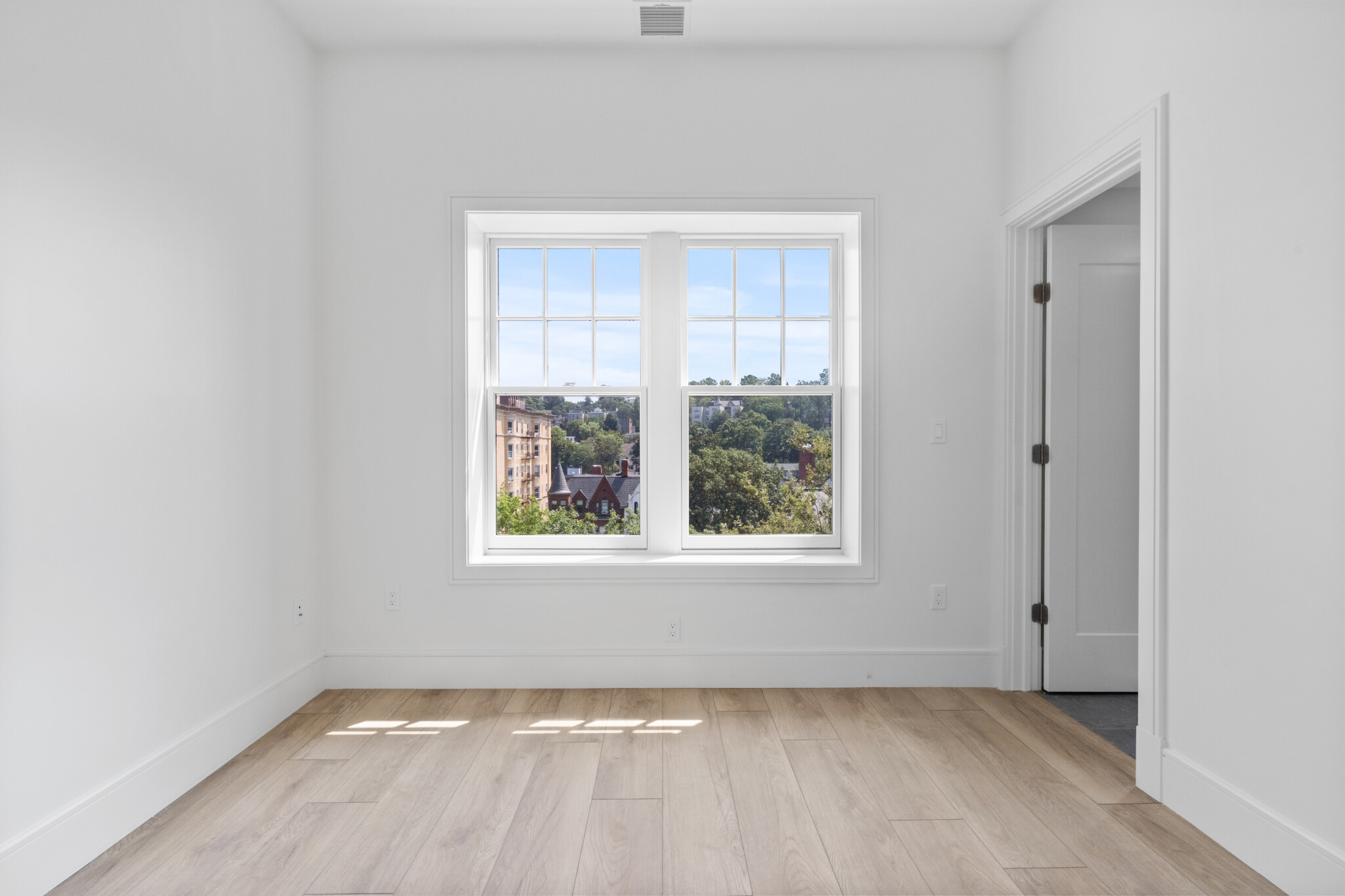 1580 Beacon St, Brighton